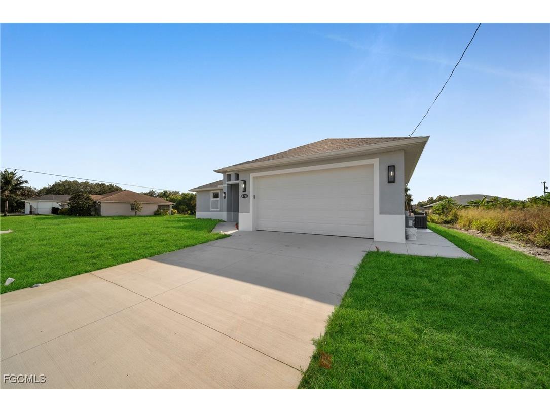 4201 7th Street SW Lehigh Acres FL 33976 2025023450 image2