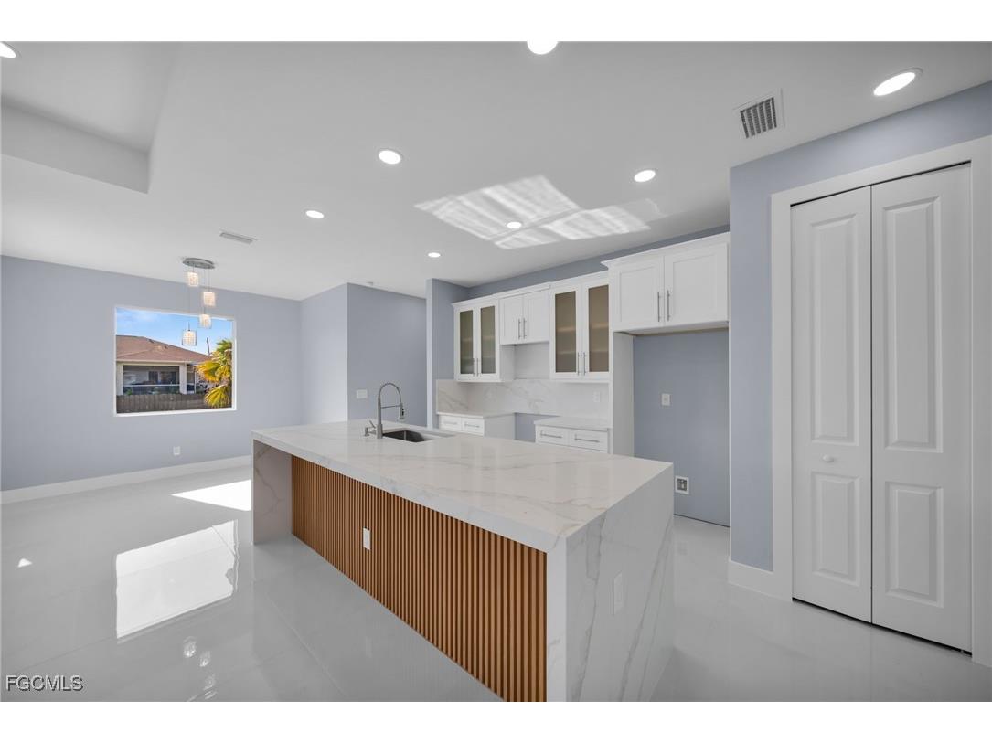 4201 7th Street SW Lehigh Acres FL 33976 2025023450 image7