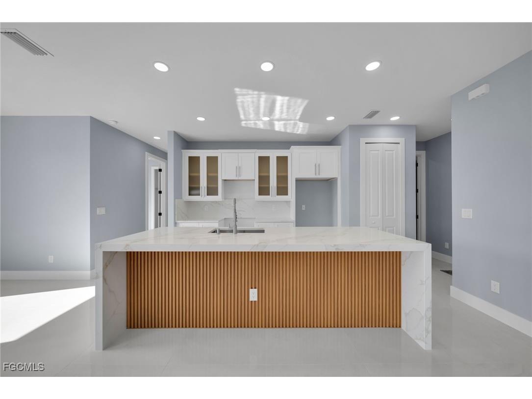 4201 7th Street SW Lehigh Acres FL 33976 2025023450 image8