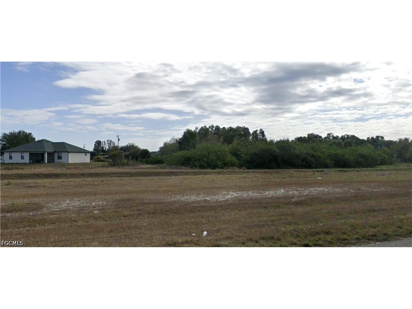 4202 Loraine Avenue S Lehigh Acres FL 33976 2026019571 image1