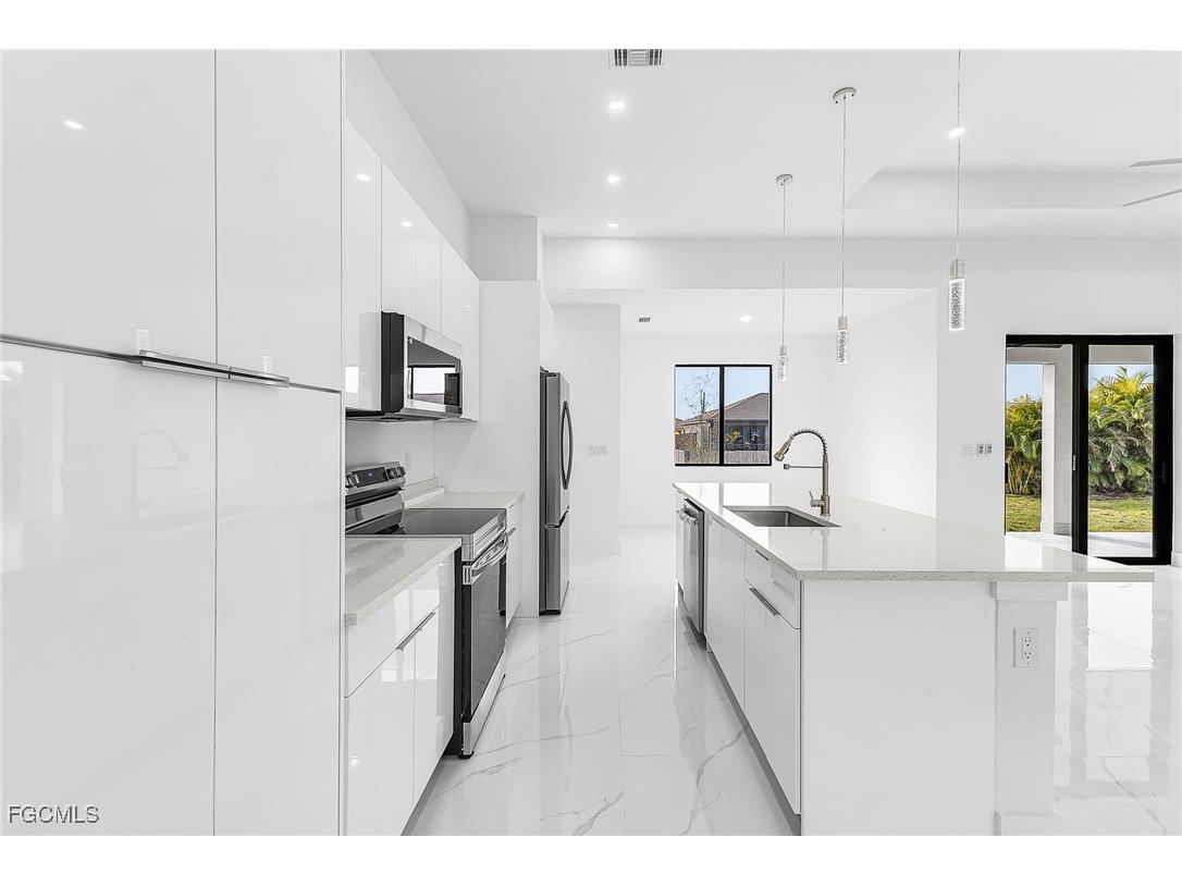 4202 NW 33rd Street Cape Coral FL 33993 2026005054 image10