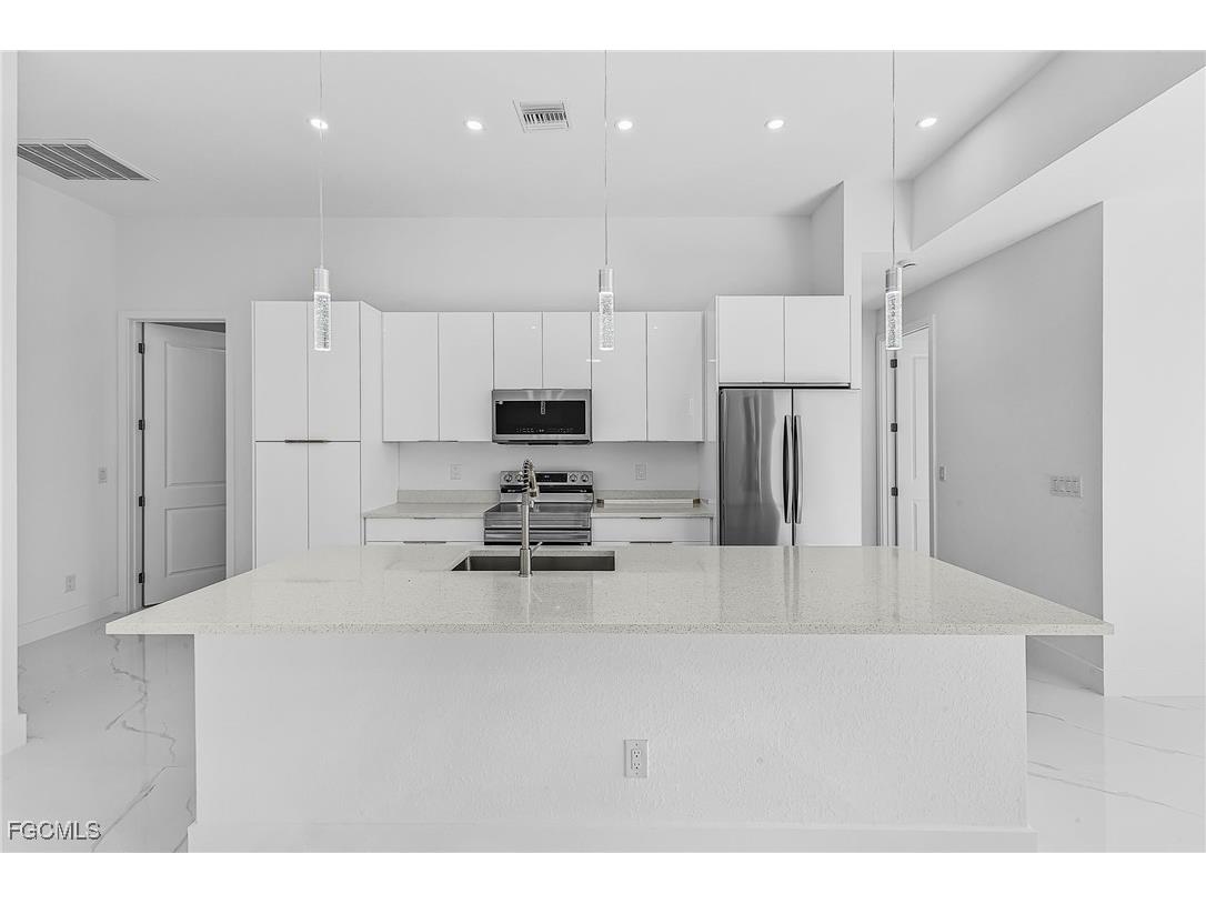 4202 NW 33rd Street Cape Coral FL 33993 2026005054 image7