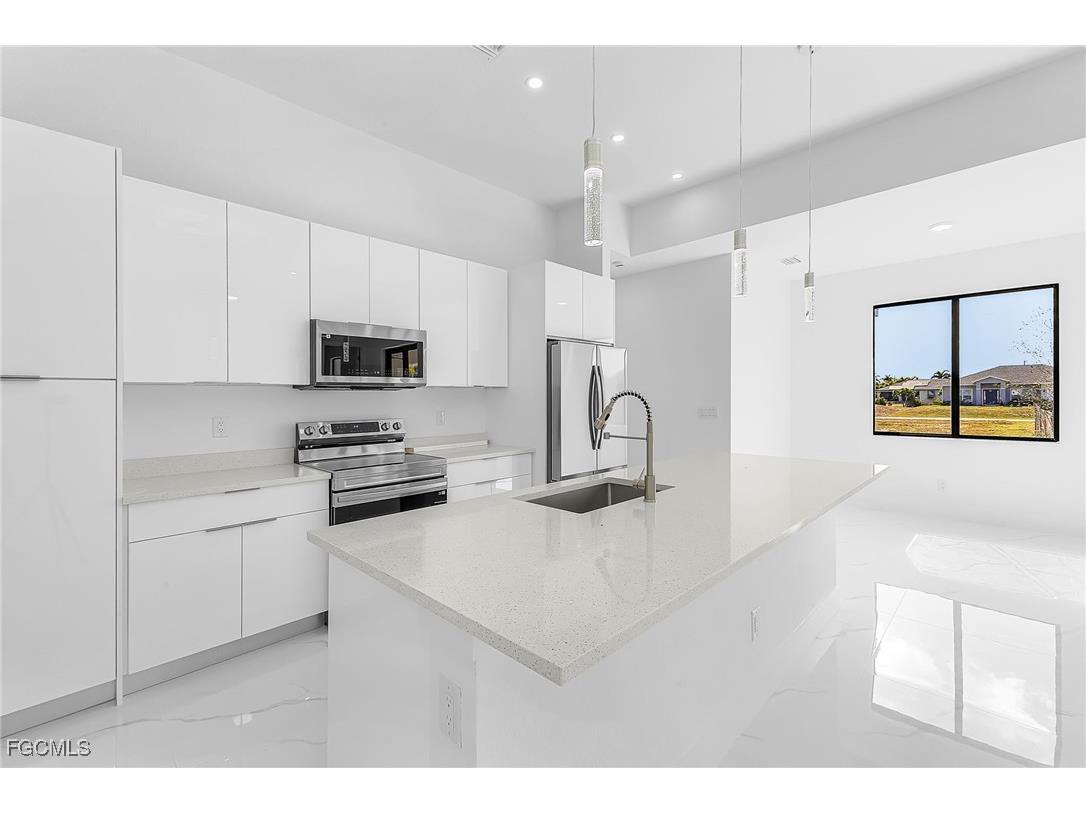 4202 NW 33rd Street Cape Coral FL 33993 2026005054 image9