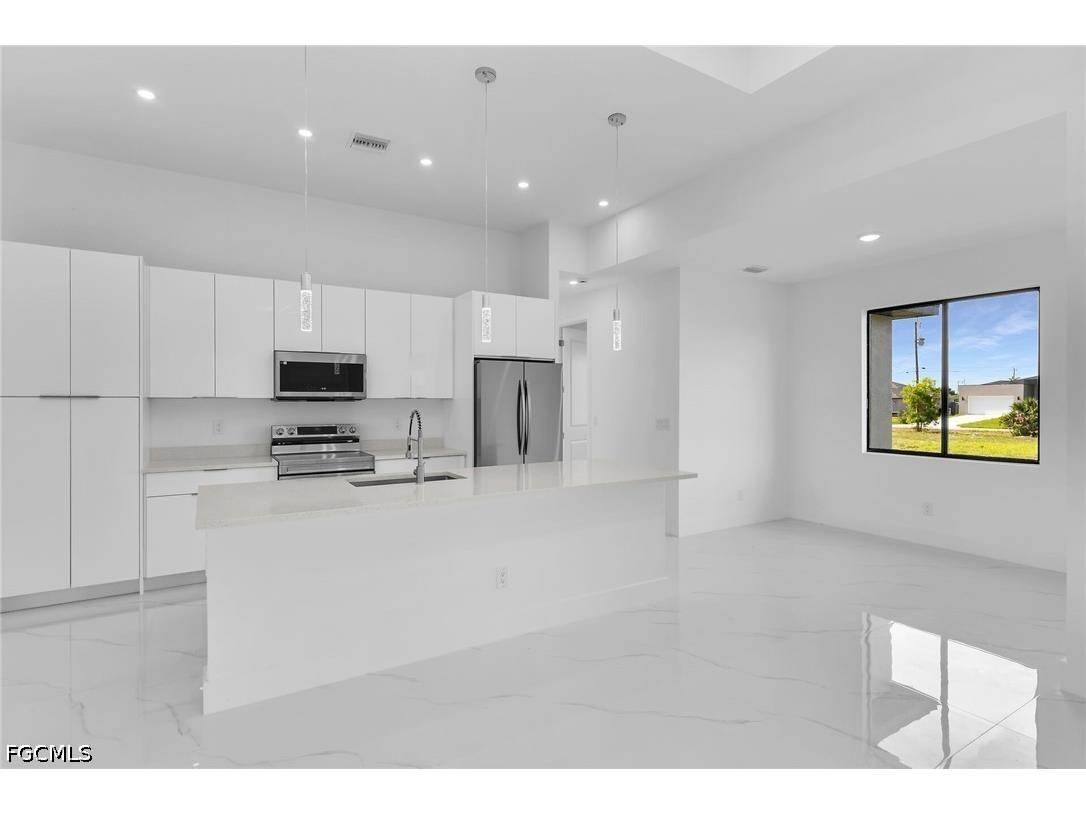 4202 NW 33rd Street Cape Coral FL 33993 2026027518 image5