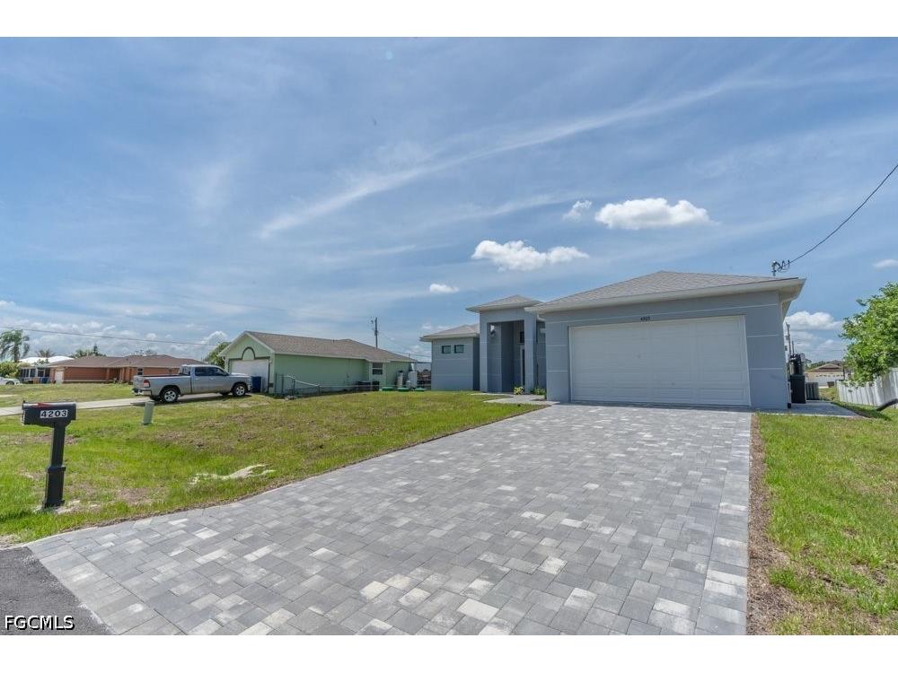 4203 11th Street W Lehigh Acres FL 33971 2026020472 image2