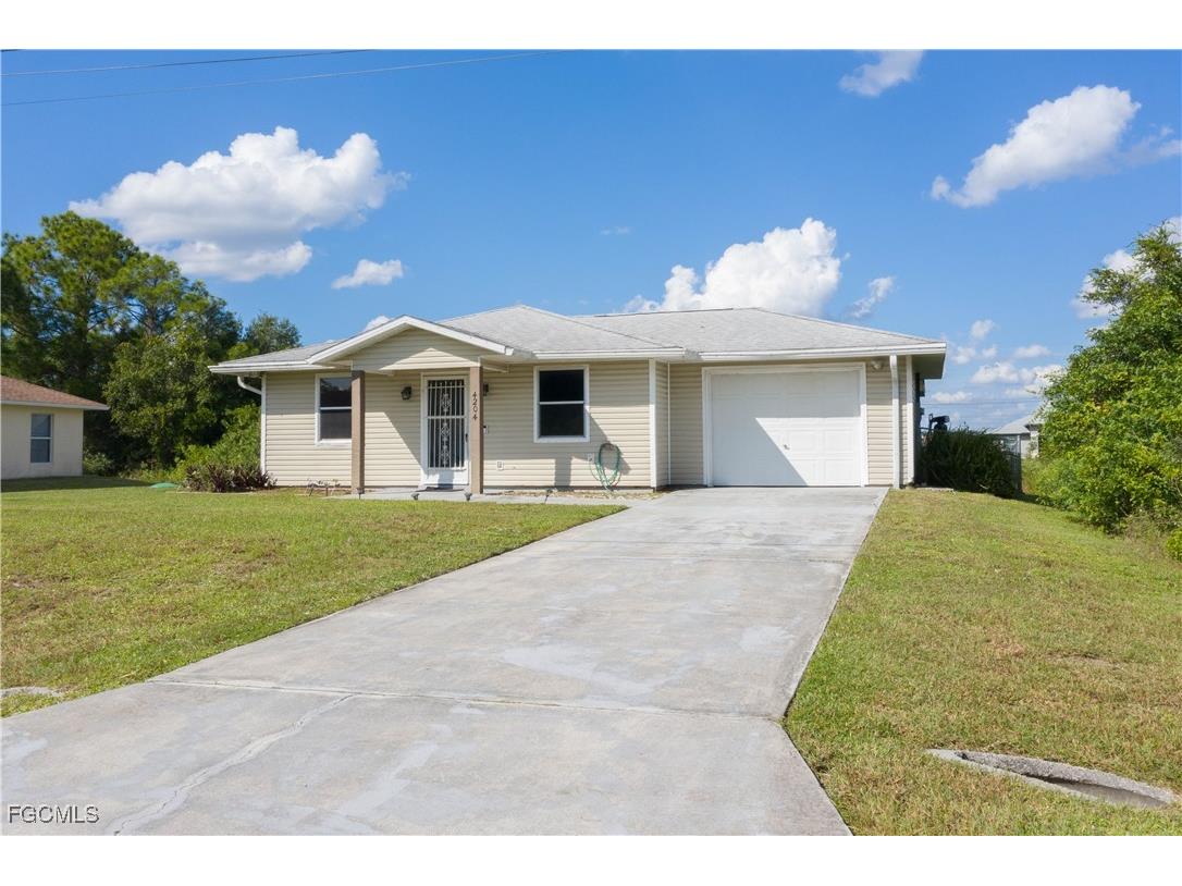4204 34th Street SW Lehigh Acres FL 33976 2025017038 image1