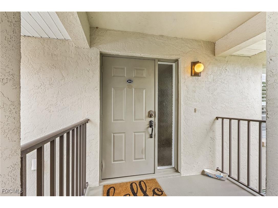 4205 SE 19th Avenue #202 Cape Coral FL 33904 2025025387 image1