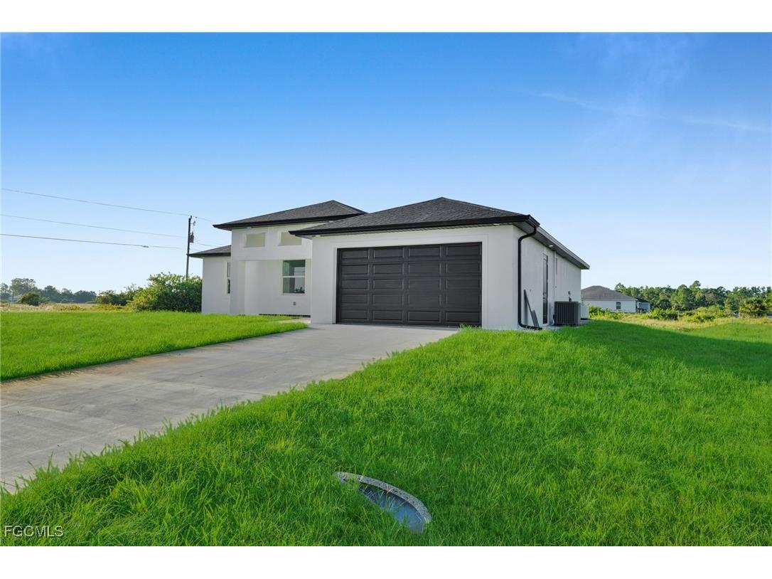4206 E 15th Street Lehigh Acres FL 33972 2025022971 image1