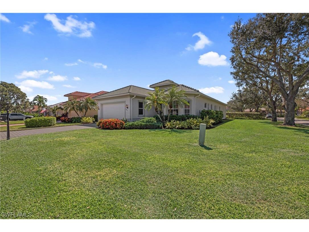 4208 Hampton Lane Naples FL 34119 223076852 image1