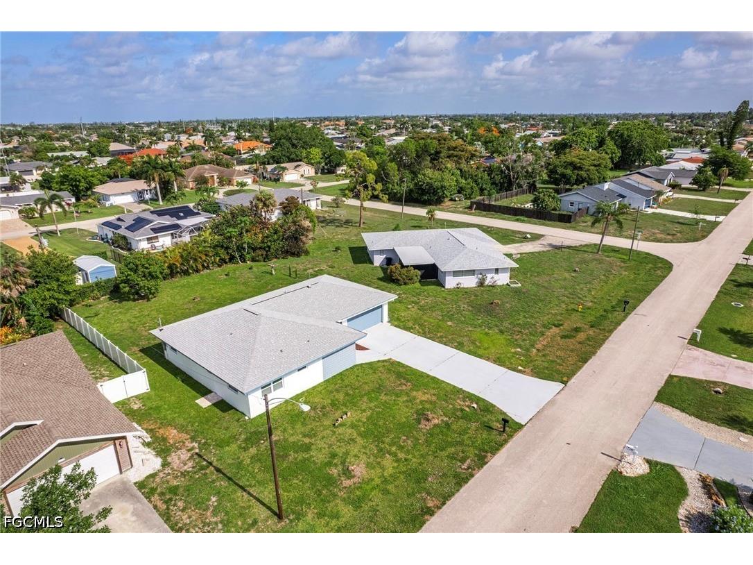 4208 SE 2nd Avenue Cape Coral FL 33904 2026024419 image3