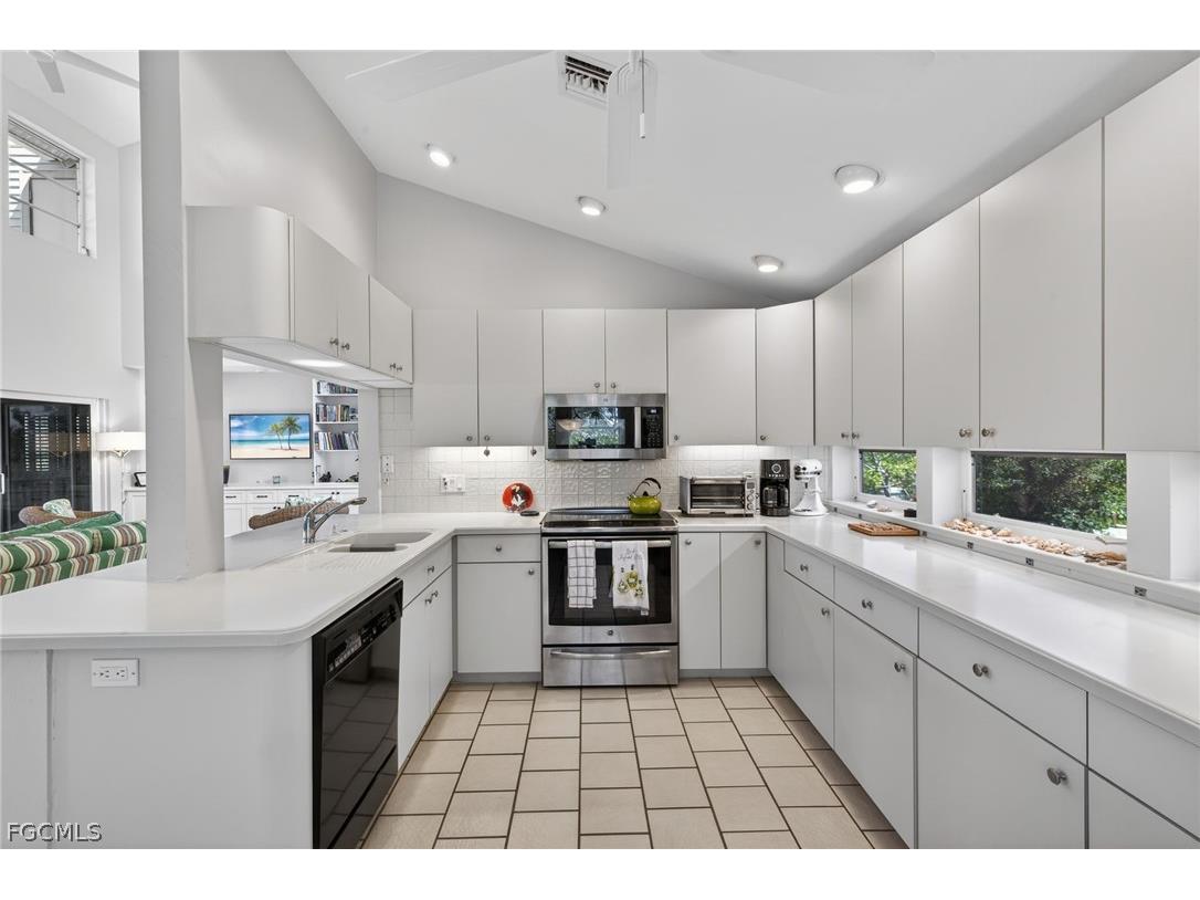 4209 Old Banyan Way Sanibel FL 33957 2026010117 image17