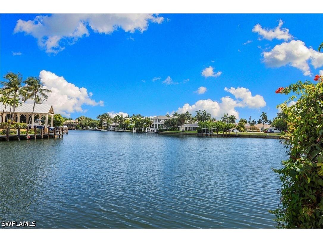 421 21st Avenue S Naples FL 34102 226021648 image1