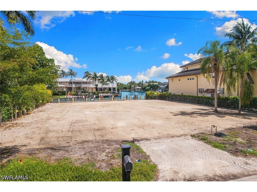 421 21st Avenue S Naples FL 34102 226021648 image10