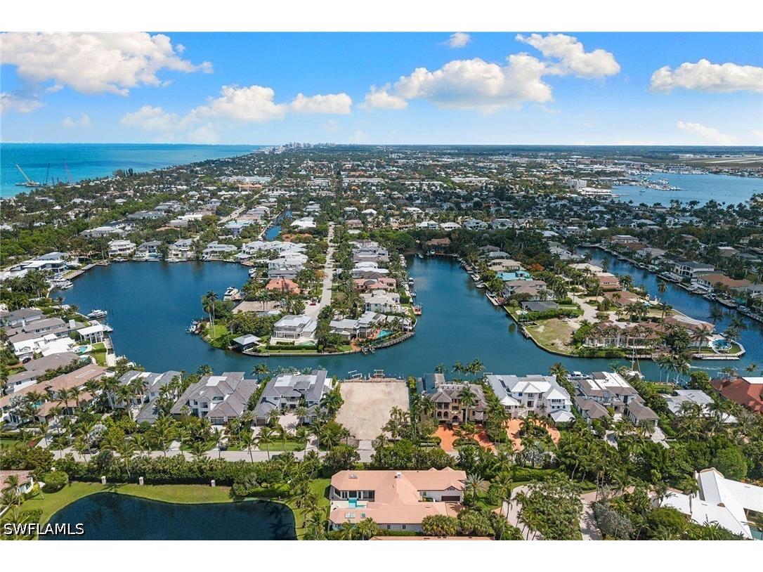 421 21st Avenue S Naples FL 34102 226021648 image2