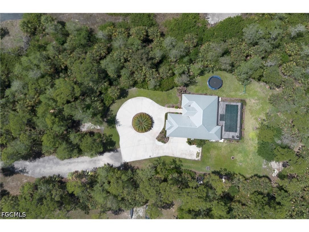 421 35th Avenue NE Naples FL 34120 2026018934 image1