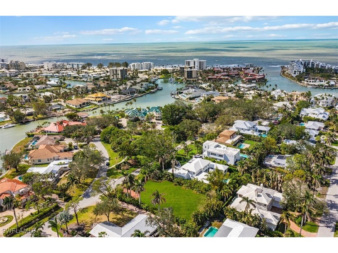 421 Bow Line Drive Naples FL 34103 225068380 image1