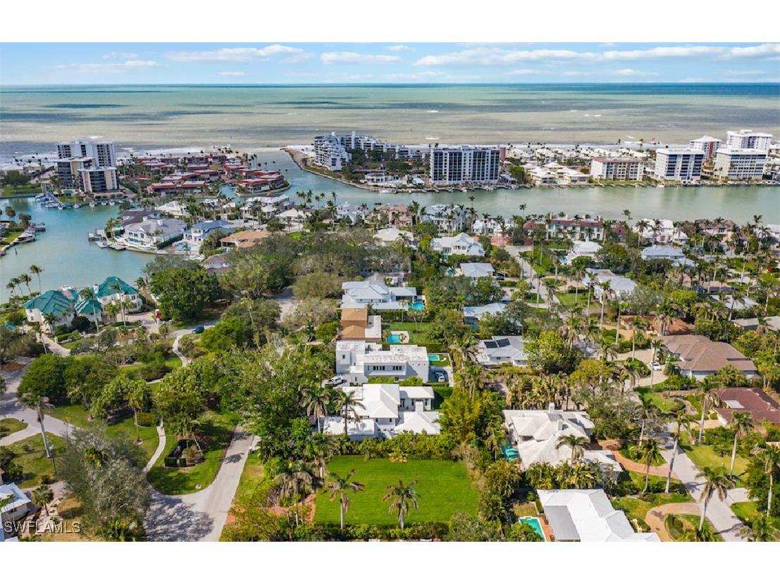 421 Bow Line Drive Naples FL 34103 225068380 image4