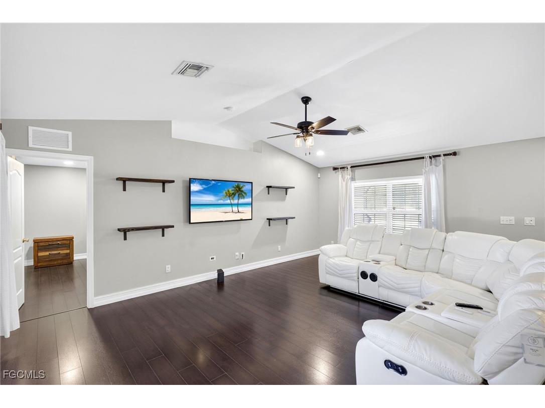 421 Broadmoor Street Lehigh Acres FL 33974 2025006258 image4