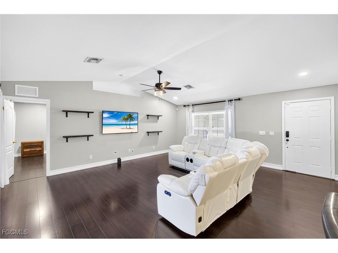 421 Broadmoor Street Lehigh Acres FL 33974 2025006258 image5