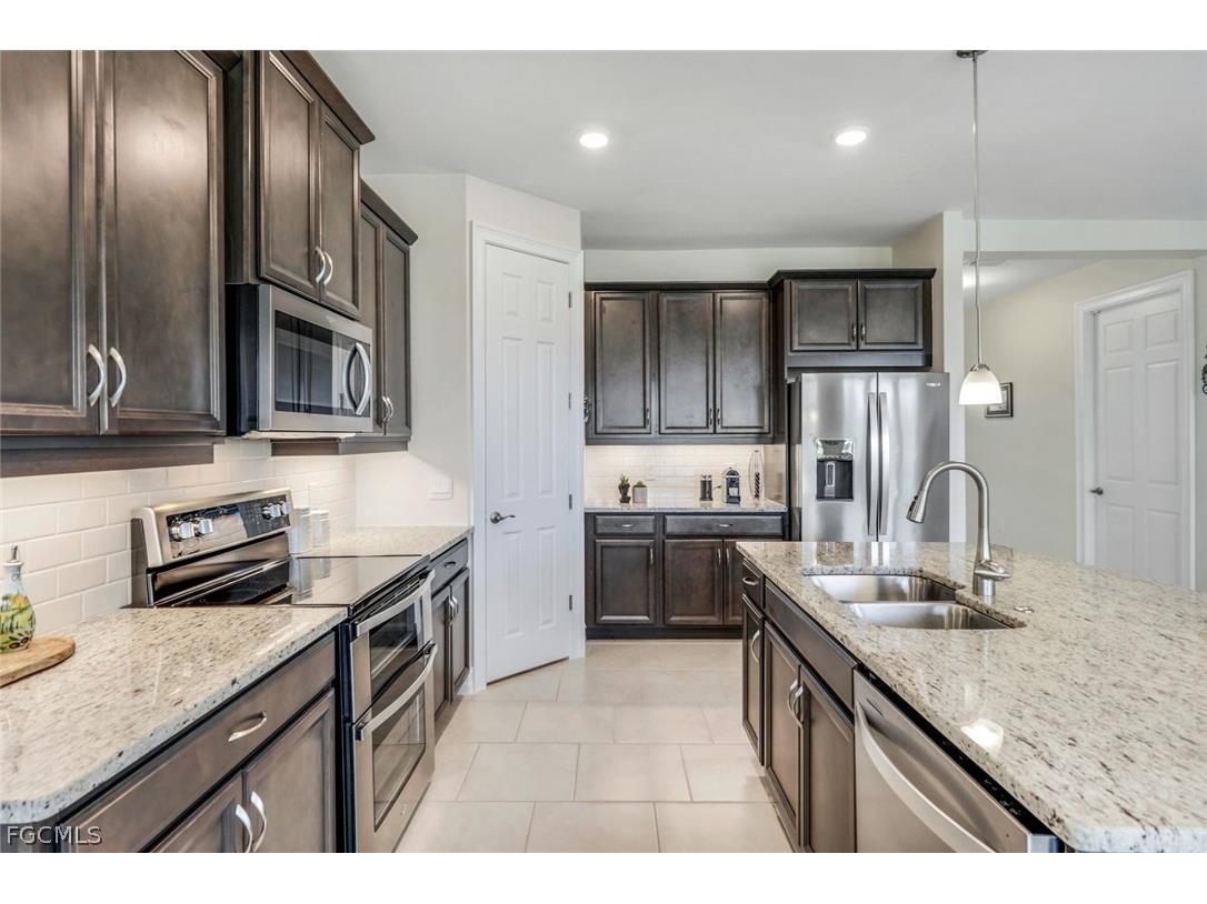 421 Coral Reef Place Cape Coral FL 33993 2026007113 image12
