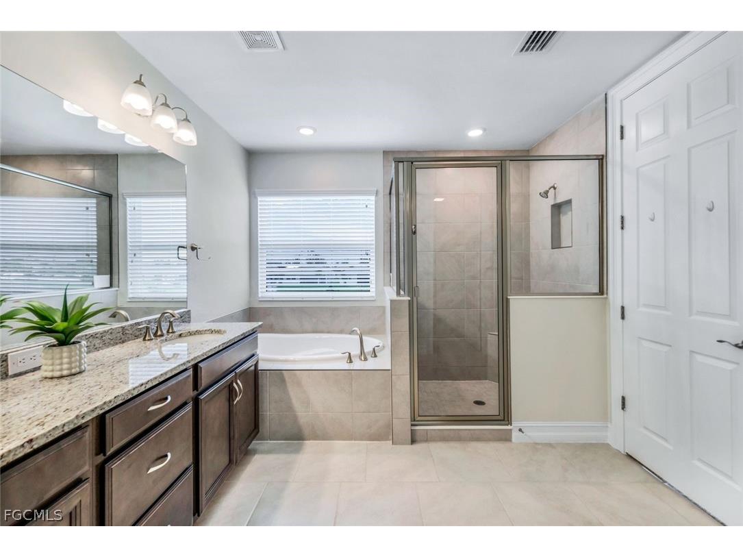 421 Coral Reef Place Cape Coral FL 33993 2026007113 image21