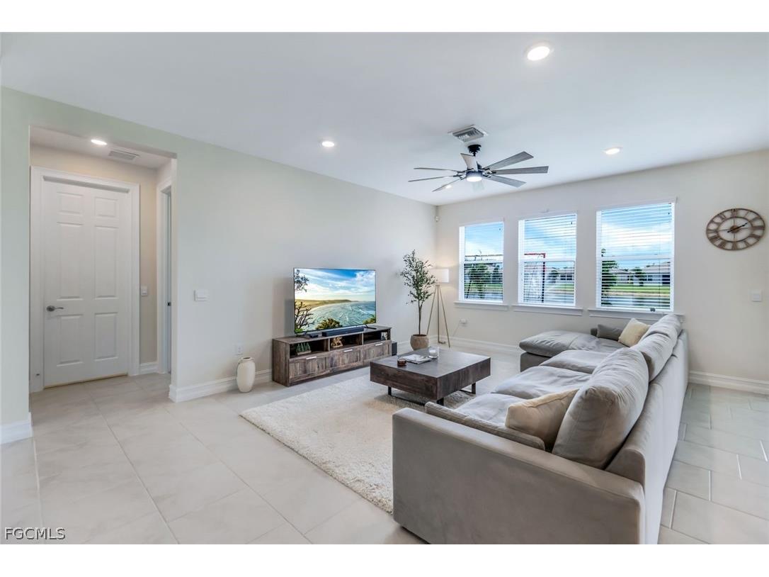 421 Coral Reef Place Cape Coral FL 33993 2026007113 image5