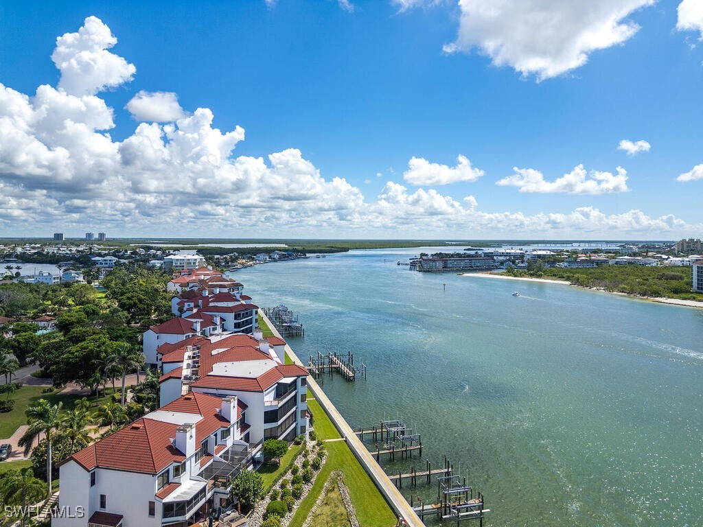 421 La Peninsula Boulevard #421 Naples FL 34113 225072410 image16