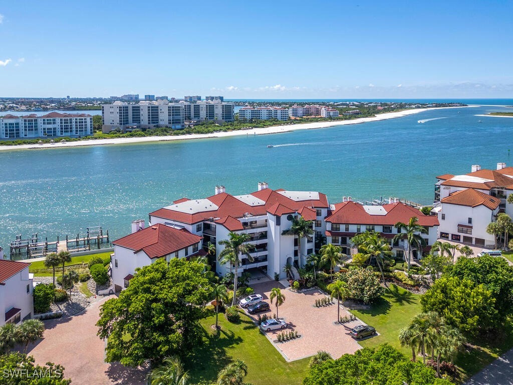 421 La Peninsula Boulevard #421 Naples FL 34113 225072410 image17