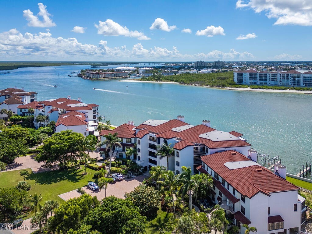 421 La Peninsula Boulevard #421 Naples FL 34113 225072410 image18