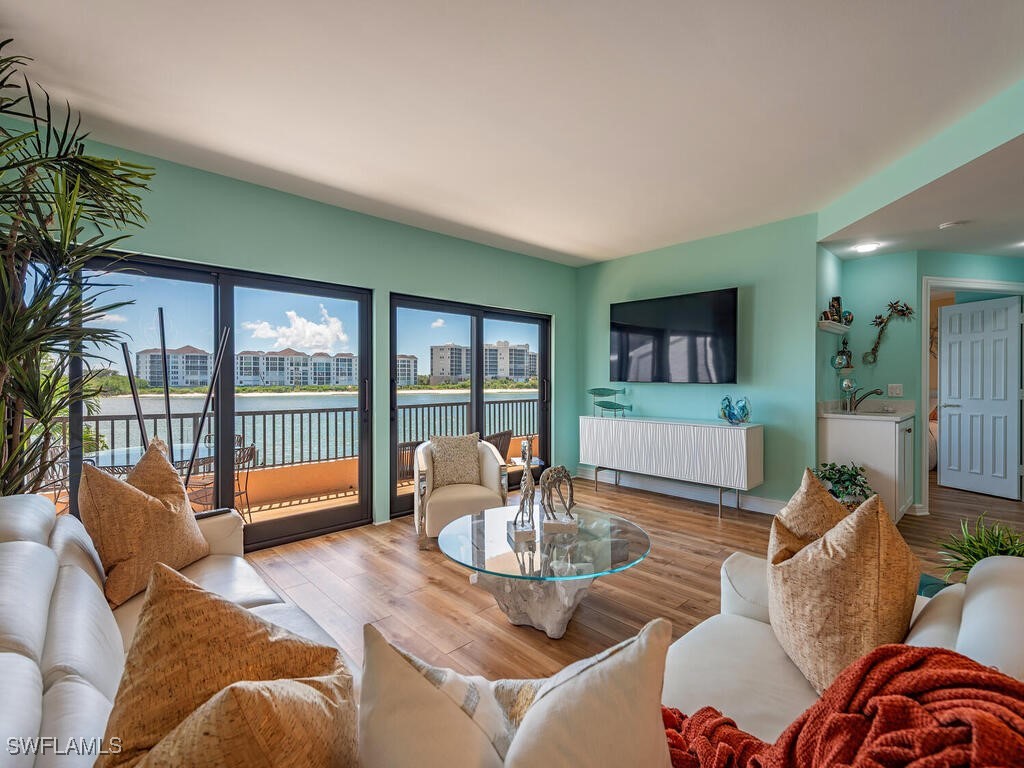 421 La Peninsula Boulevard #421 Naples FL 34113 225072410 image3