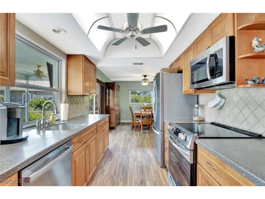 421 Marathon Court Naples FL 34112 2025013830 image2