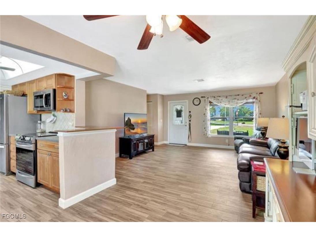 421 Marathon Court Naples FL 34112 2025013830 image3