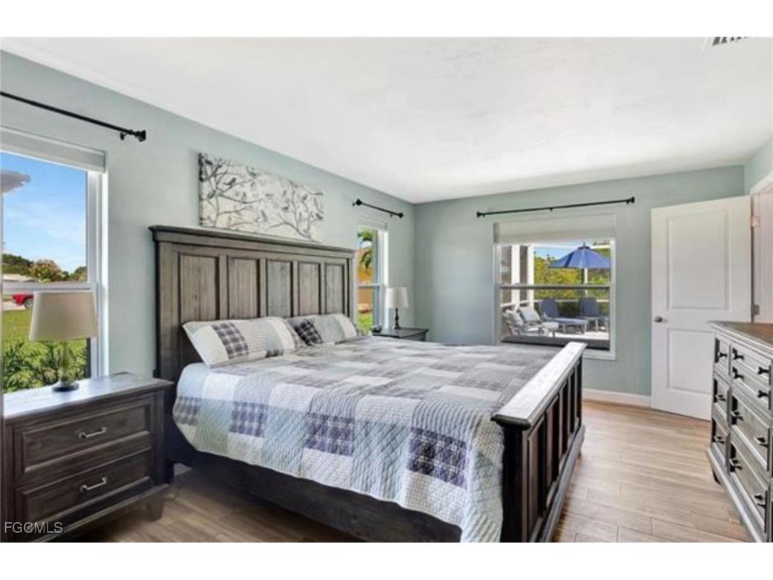 421 Marathon Court Naples FL 34112 2025013830 image4