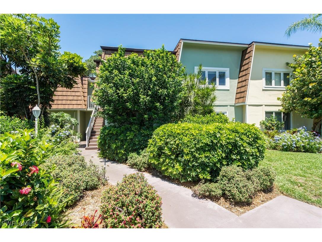 421 Meadowlark Lane #421B Naples FL 34105 222076139 image1