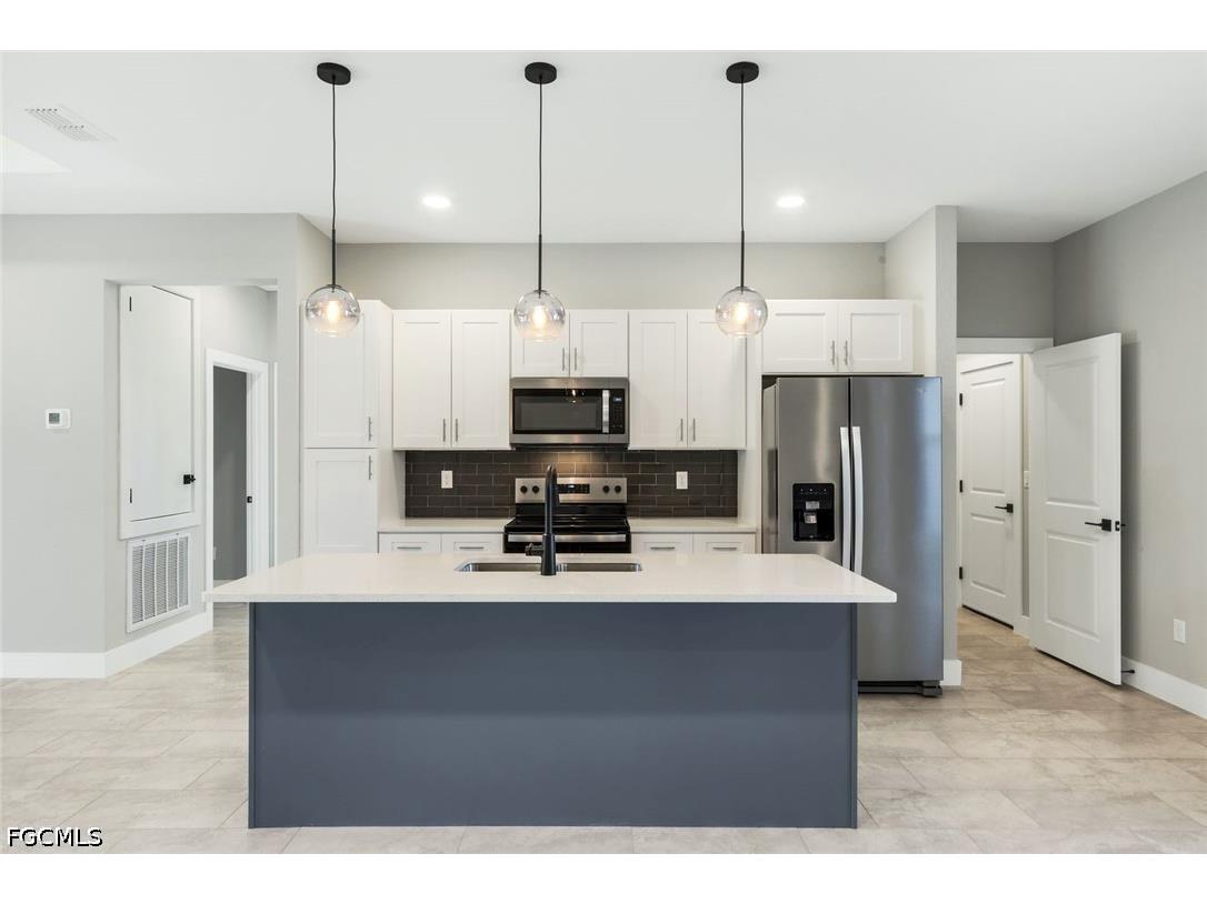 421 NE 19th Terrace Cape Coral FL 33909 2026019796 image10