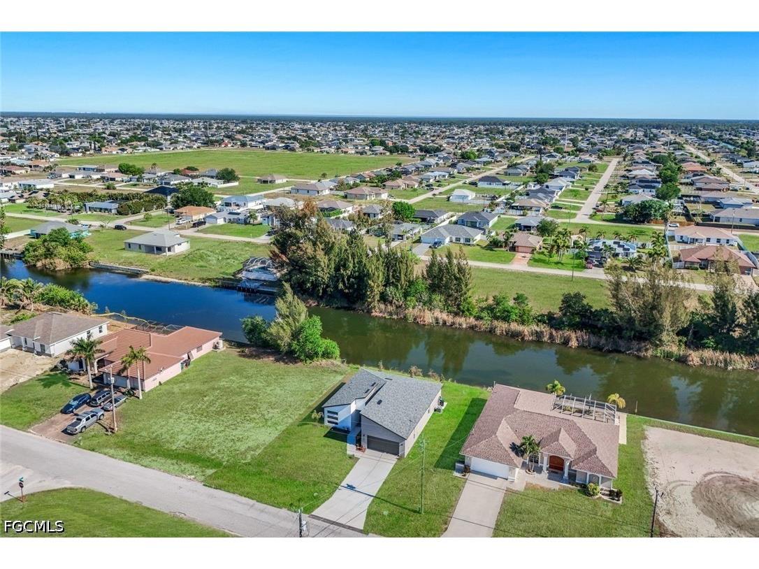 421 NE 19th Terrace Cape Coral FL 33909 2026019796 image4