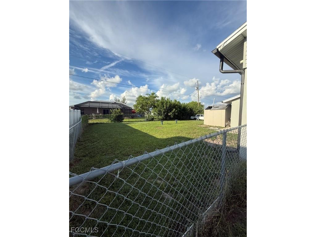 421 SW 21st Terrace Cape Coral FL 33991 2025007006 image2