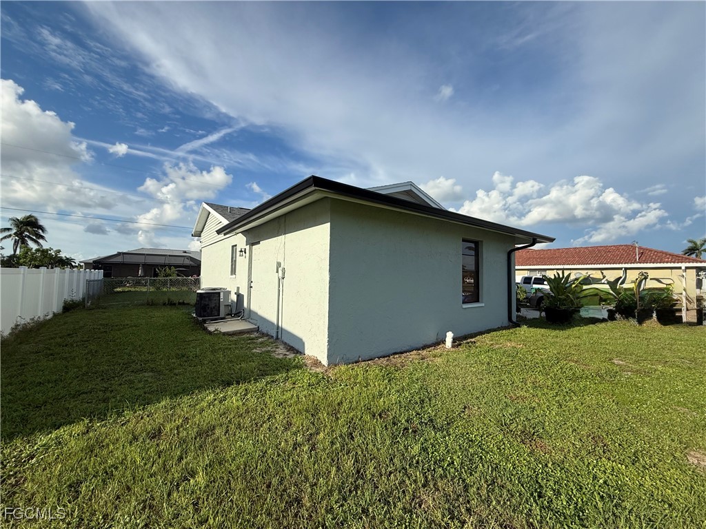 421 SW 21st Terrace Cape Coral FL 33991 2025007006 image3
