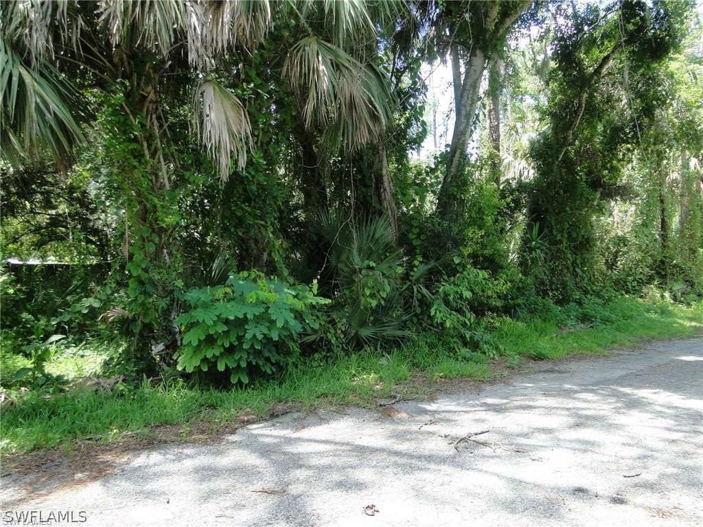 421 Santa Barbara Street North Fort Myers FL 33903 224032049 image1