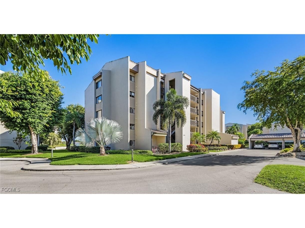 4210 Steamboat Bend #201 Fort Myers FL 33919 2025017586 image1
