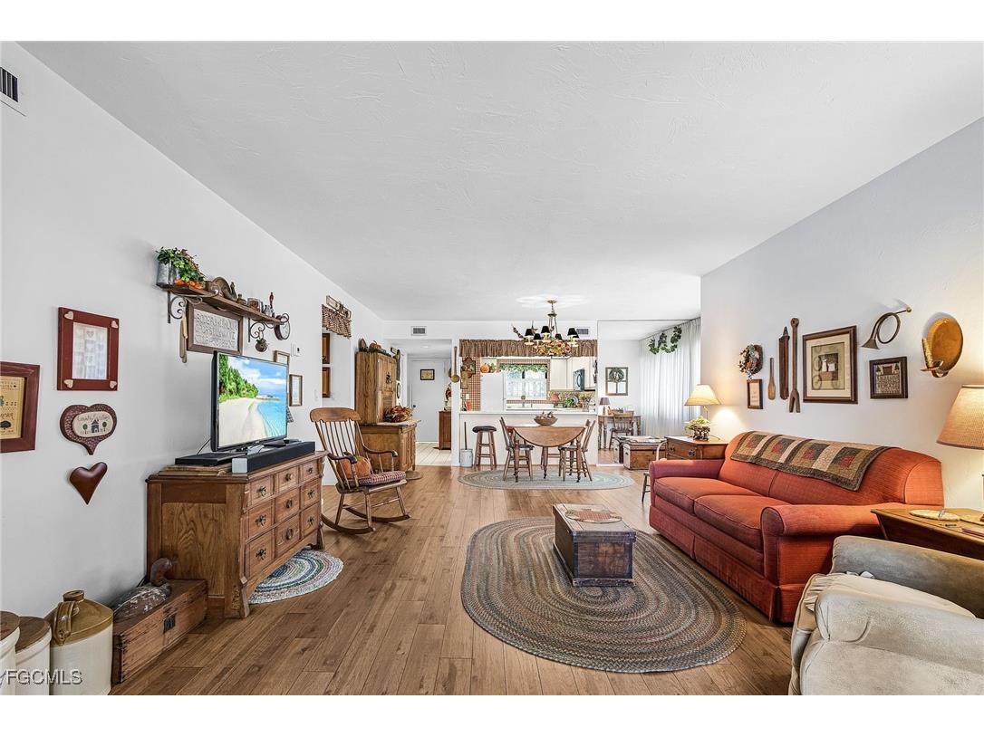 4210 Steamboat Bend #201 Fort Myers FL 33919 2025017586 image2
