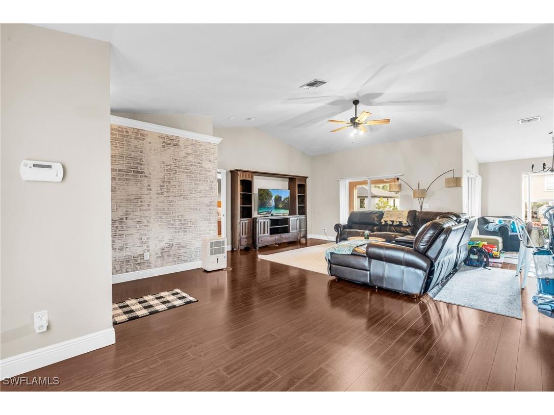 4211 34th Street SW Lehigh Acres FL 33976 224100776 image1
