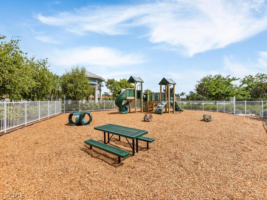 4211 Dutchess Park Road Fort Myers FL 33916 2026011822 image44