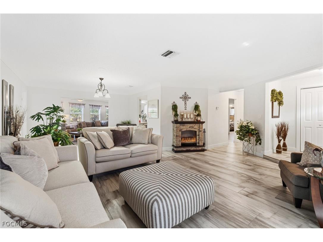 4212 SE 1st Court Cape Coral FL 33904 2026013481 image3