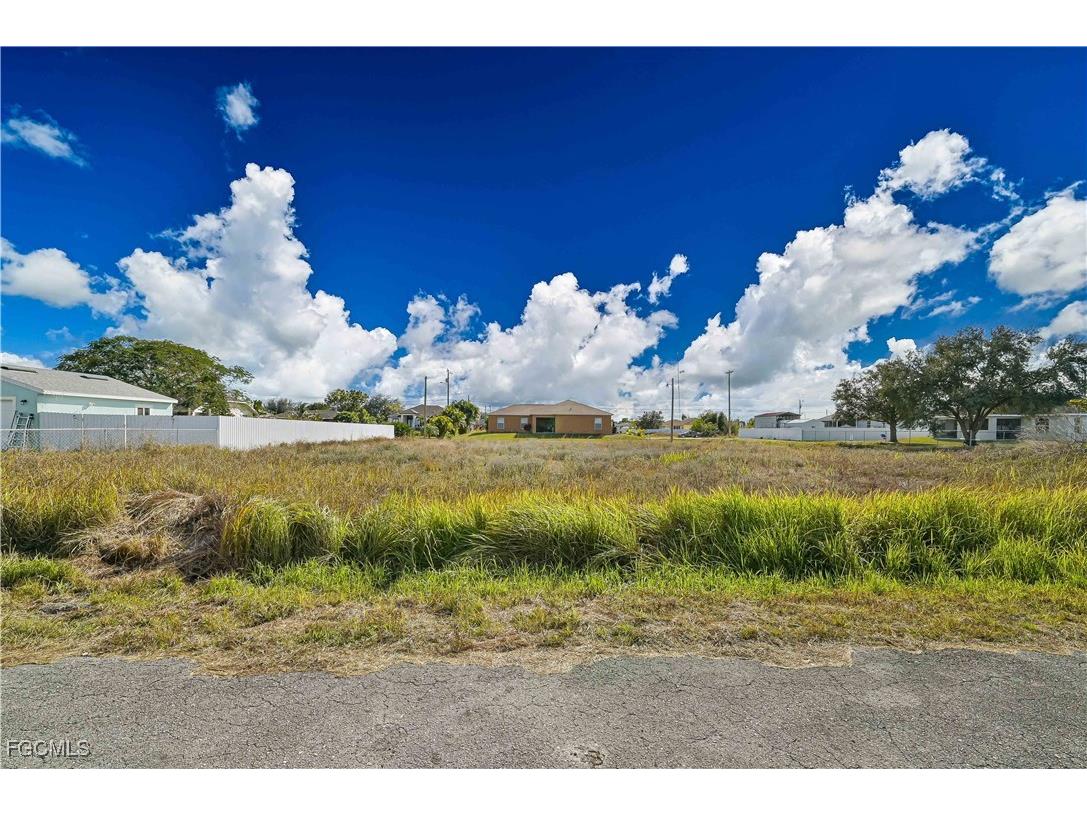 4213 13th Street W Lehigh Acres FL 33971 2026001818 image1