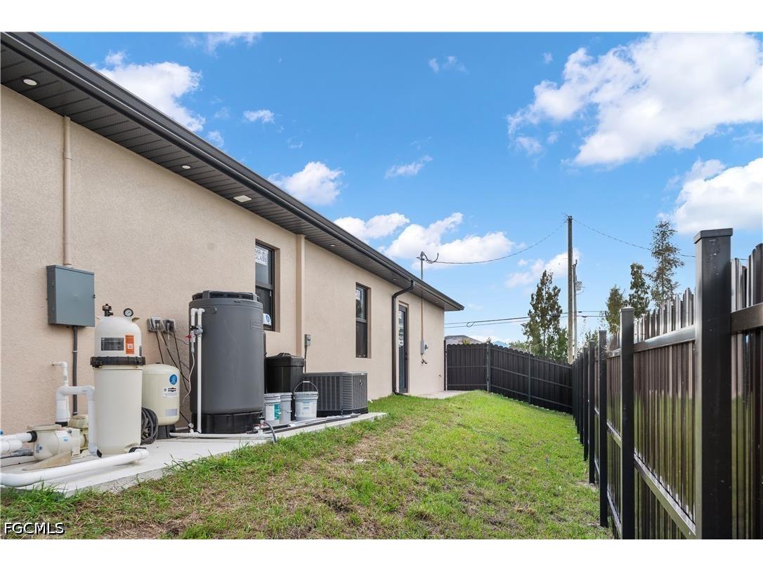 4213 NE 23rd Place Cape Coral FL 33909 2026015501 image16
