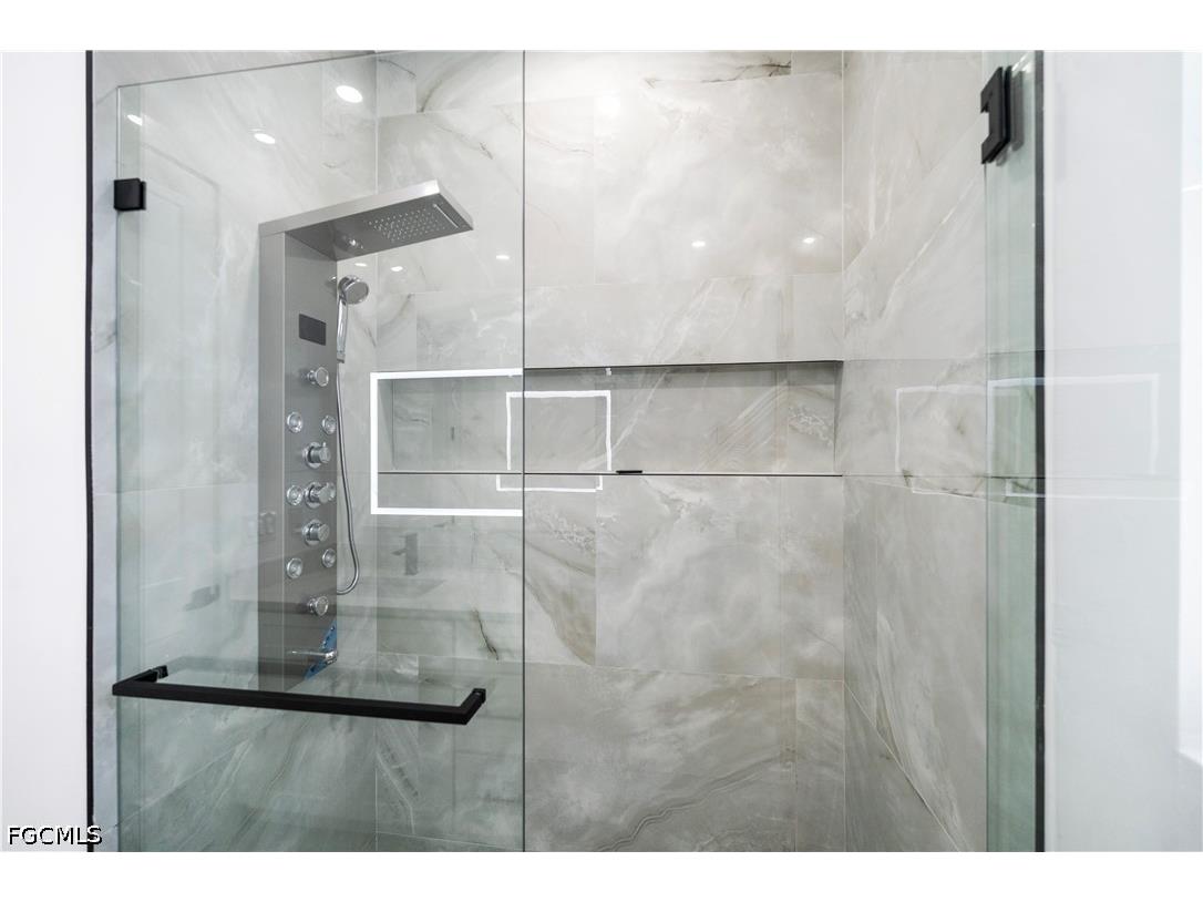 4213 NE 23rd Place Cape Coral FL 33909 2026015501 image32