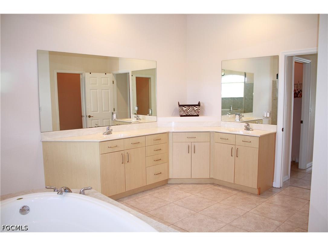 4213 SW 14th Place Cape Coral FL 33914 2026021186 image22