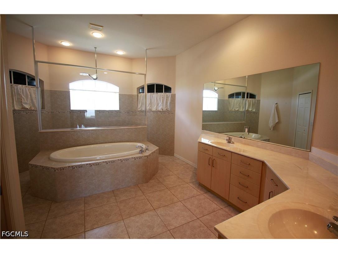 4213 SW 14th Place Cape Coral FL 33914 2026021186 image23