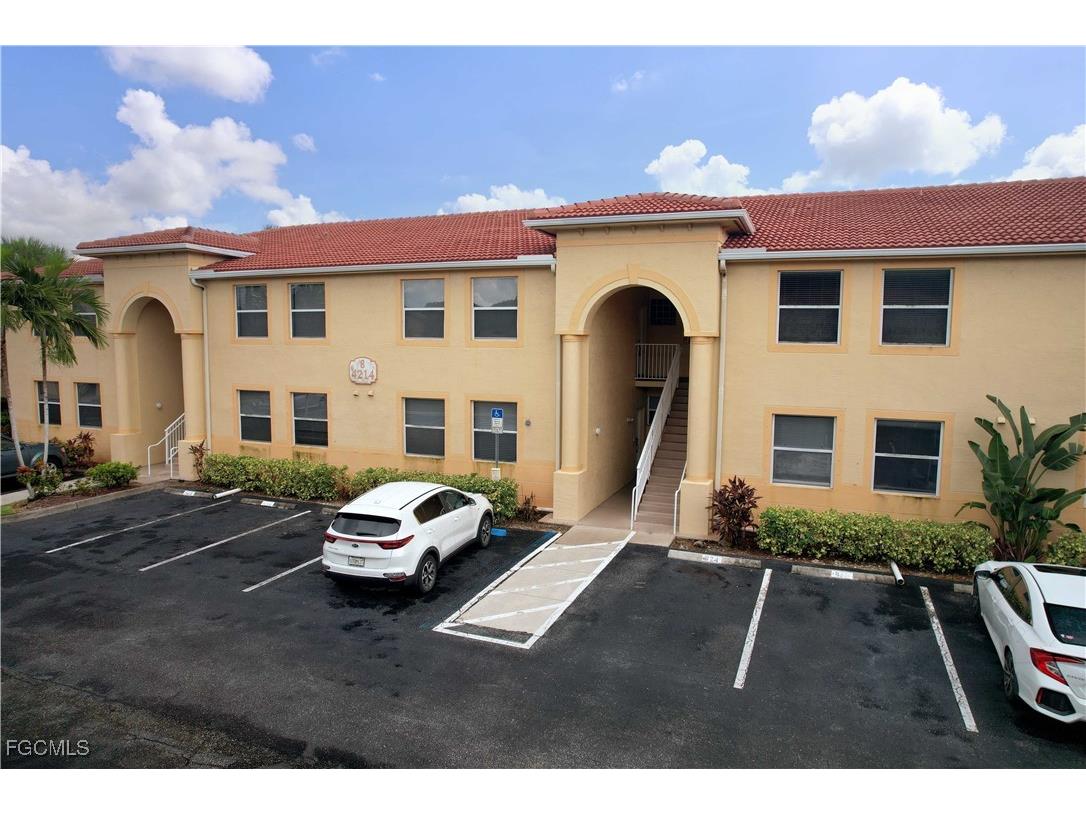 4214 Bellasol Circle #814 Fort Myers FL 33916 2025007360 image2